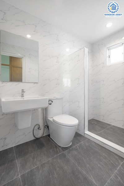 บ้านมือสองตกแต่งใหม่ ติดถนนราชพฤกษ์ โครงการ เดอะ แพลนท์ ราชพฤกษ์-พระราม5 เนื้อที่ 50.1 ตร.ว. ฟังก์ชั่น 3 ห้องนอน 3 ห้องน้ำ พร้อม Built-In มีเทอร์เรซข้างบ้านเหมาะเป็นมุมพักผ่อน บนทำเลศักยภาพ ใกล้วงเวียนพระราม5 , The Walk และอื่นๆ อีกมากมาย...