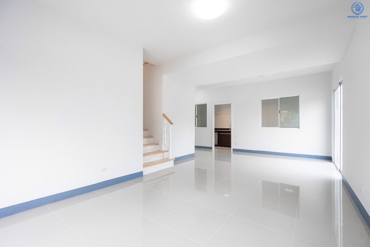 บ้านมือสองตกแต่งใหม่ แปลงมุม! ม.พฤกษาวิลล์35 พระราม5-นครอินทร์ จัดเต็มพร้อมอยู่ ครบครันทุกฟังก์ชั่น เนื้อที่ 29.2 ตร.ว. 3 ห้องนอน 2 ห้องน้ำ พร้อมความเป็นส่วนตัว บนทำเลโซนเมือง! เดินทางสะดวก ใกล้สะพานพระราม5 และรถไฟฟ้าสถานี แยกติวานนท์