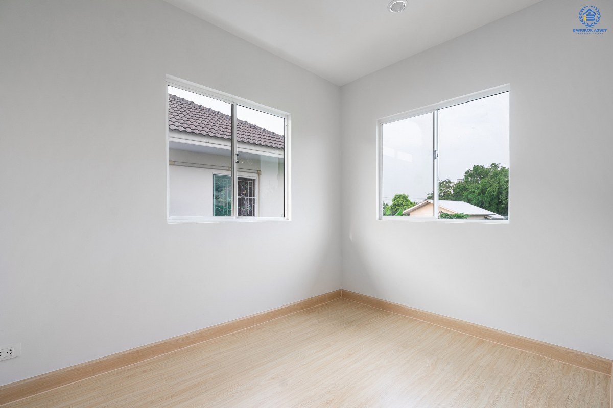 บ้านมือสองตกแต่งใหม่ แปลงมุม! ม.พฤกษาวิลล์35 พระราม5-นครอินทร์ จัดเต็มพร้อมอยู่ ครบครันทุกฟังก์ชั่น เนื้อที่ 29.2 ตร.ว. 3 ห้องนอน 2 ห้องน้ำ พร้อมความเป็นส่วนตัว บนทำเลโซนเมือง! เดินทางสะดวก ใกล้สะพานพระราม5 และรถไฟฟ้าสถานี แยกติวานนท์