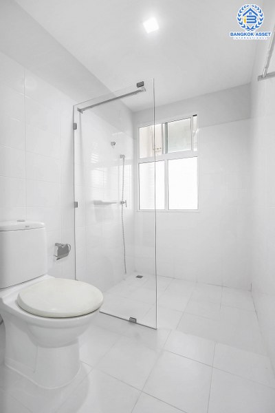 ทาวน์โฮมมือสองนนทบุรี ทำเลโซนเมือง! ม.เดอะเทอเรส ติวานนท์ เนื้อที่ 21.6 ตร.ว. หน้ากว้าง 5.5 เมตร ฟังก์ชั่น 3 ห้องนอน 4 ห้องน้ำ 2 ที่จอดรถ กับที่สุดแห่งทำเล! ใกล้แยกติวานนท์ กระทรวงสาธารณสุข และรถไฟฟ้าสายสีม่วง "สถานีกระทรวงสาธารณสุข" เชื่อมสู่หลายเส้นทางได้อย่างรวดเร็ว...