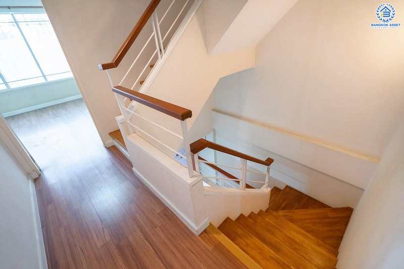 ทาวน์โฮมมือสองนนทบุรี ทำเลโซนเมือง! ม.เดอะเทอเรส ติวานนท์ เนื้อที่ 21.6 ตร.ว. หน้ากว้าง 5.5 เมตร ฟังก์ชั่น 3 ห้องนอน 4 ห้องน้ำ 2 ที่จอดรถ กับที่สุดแห่งทำเล! ใกล้แยกติวานนท์ กระทรวงสาธารณสุข และรถไฟฟ้าสายสีม่วง "สถานีกระทรวงสาธารณสุข" เชื่อมสู่หลายเส้นทางได้อย่างรวดเร็ว...