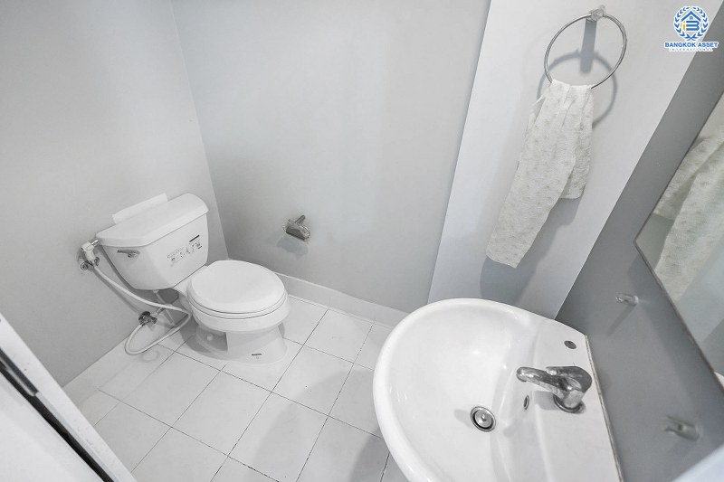 ทาวน์โฮมมือสองนนทบุรี ทำเลโซนเมือง! ม.เดอะเทอเรส ติวานนท์ เนื้อที่ 21.6 ตร.ว. หน้ากว้าง 5.5 เมตร ฟังก์ชั่น 3 ห้องนอน 4 ห้องน้ำ 2 ที่จอดรถ กับที่สุดแห่งทำเล! ใกล้แยกติวานนท์ กระทรวงสาธารณสุข และรถไฟฟ้าสายสีม่วง "สถานีกระทรวงสาธารณสุข" เชื่อมสู่หลายเส้นทางได้อย่างรวดเร็ว...