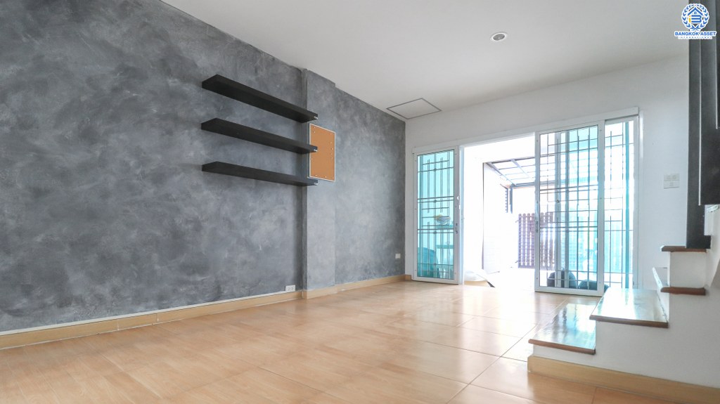 ทาวน์โฮมมือสองนนทบุรี ม.เวอร์ติโก้ แจ้งวัฒนะ บ้านพร้อมอยู่ ถนนเมน! ตกแต่งสไตล์ลอฟท์ เนื้อที่ 16 ตร.ว. ฟังก์ชั่น 3นอน 3น้ำ แถมแอร์ 2 เครื่อง บนทำเลดีที่สุด! เข้า-ออกซ.แจ้งวัฒนะ-ปากเกร็ด24 ใกล้เซ็นทรัลแจ้งวัฒนะ ทางด่วน รองรับรถไฟฟ้าสายสีชมพู ราคาเพียง 3 ล้านต้นๆ เท่านั้น...