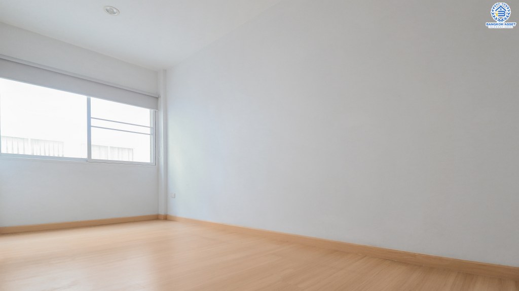 ทาวน์โฮมมือสองนนทบุรี ม.เวอร์ติโก้ แจ้งวัฒนะ บ้านพร้อมอยู่ ถนนเมน! ตกแต่งสไตล์ลอฟท์ เนื้อที่ 16 ตร.ว. ฟังก์ชั่น 3นอน 3น้ำ แถมแอร์ 2 เครื่อง บนทำเลดีที่สุด! เข้า-ออกซ.แจ้งวัฒนะ-ปากเกร็ด24 ใกล้เซ็นทรัลแจ้งวัฒนะ ทางด่วน รองรับรถไฟฟ้าสายสีชมพู ราคาเพียง 3 ล้านต้นๆ เท่านั้น...