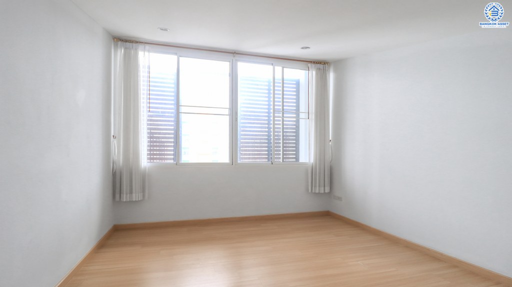 ทาวน์โฮมมือสองนนทบุรี ม.เวอร์ติโก้ แจ้งวัฒนะ บ้านพร้อมอยู่ ถนนเมน! ตกแต่งสไตล์ลอฟท์ เนื้อที่ 16 ตร.ว. ฟังก์ชั่น 3นอน 3น้ำ แถมแอร์ 2 เครื่อง บนทำเลดีที่สุด! เข้า-ออกซ.แจ้งวัฒนะ-ปากเกร็ด24 ใกล้เซ็นทรัลแจ้งวัฒนะ ทางด่วน รองรับรถไฟฟ้าสายสีชมพู ราคาเพียง 3 ล้านต้นๆ เท่านั้น...