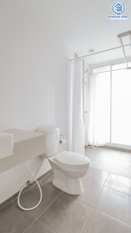 ทาวน์โฮมมือสองนนทบุรี ม.เวอร์ติโก้ แจ้งวัฒนะ บ้านพร้อมอยู่ ถนนเมน! ตกแต่งสไตล์ลอฟท์ เนื้อที่ 16 ตร.ว. ฟังก์ชั่น 3นอน 3น้ำ แถมแอร์ 2 เครื่อง บนทำเลดีที่สุด! เข้า-ออกซ.แจ้งวัฒนะ-ปากเกร็ด24 ใกล้เซ็นทรัลแจ้งวัฒนะ ทางด่วน รองรับรถไฟฟ้าสายสีชมพู ราคาเพียง 3 ล้านต้นๆ เท่านั้น...