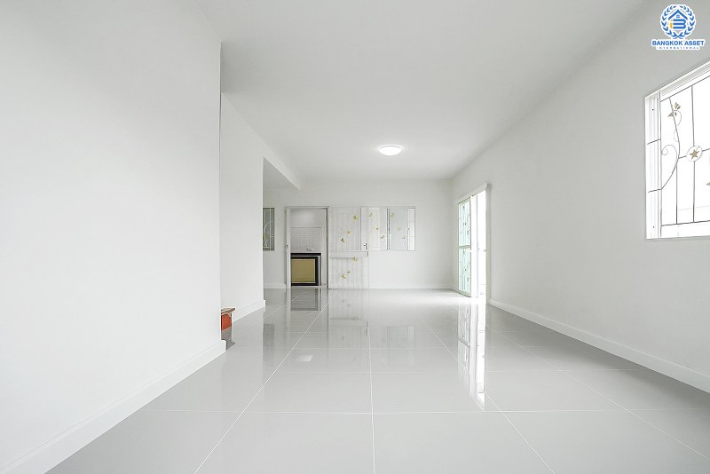 บ้านมือสองตกแต่งใหม่ แปลงมุม! ม.พฤกษาวิลล์54 พระราม5-นครอินทร์ บ้านตกแต่งสวย เนื้อที่ 30.5 ตร.ว. ฟังก์ชั่น 3 ห้องนอน 2 ห้องน้ำ  ครบทุกฟังก์ชั่น พร้อมอยู่ บนทำเลเดินทางสะดวก เชื่อมต่อหลายเส้นทาง ใกล้สะพานพระรามห้า และรถไฟฟ้าสถานี "แยกติวานนท์"