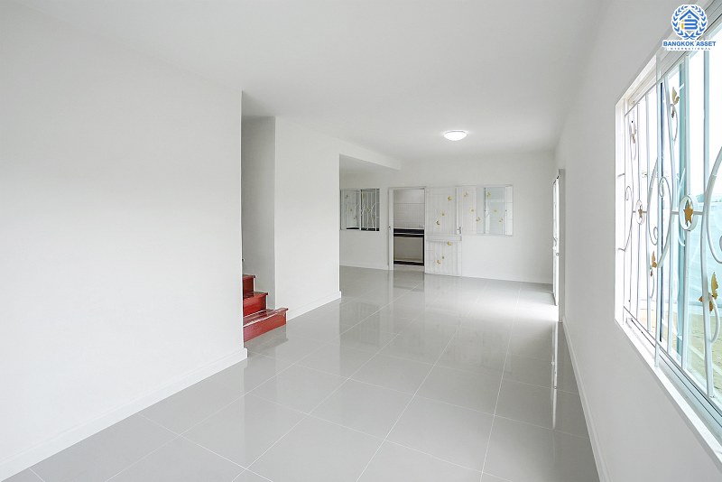 บ้านมือสองตกแต่งใหม่ แปลงมุม! ม.พฤกษาวิลล์54 พระราม5-นครอินทร์ บ้านตกแต่งสวย เนื้อที่ 30.5 ตร.ว. ฟังก์ชั่น 3 ห้องนอน 2 ห้องน้ำ  ครบทุกฟังก์ชั่น พร้อมอยู่ บนทำเลเดินทางสะดวก เชื่อมต่อหลายเส้นทาง ใกล้สะพานพระรามห้า และรถไฟฟ้าสถานี "แยกติวานนท์"