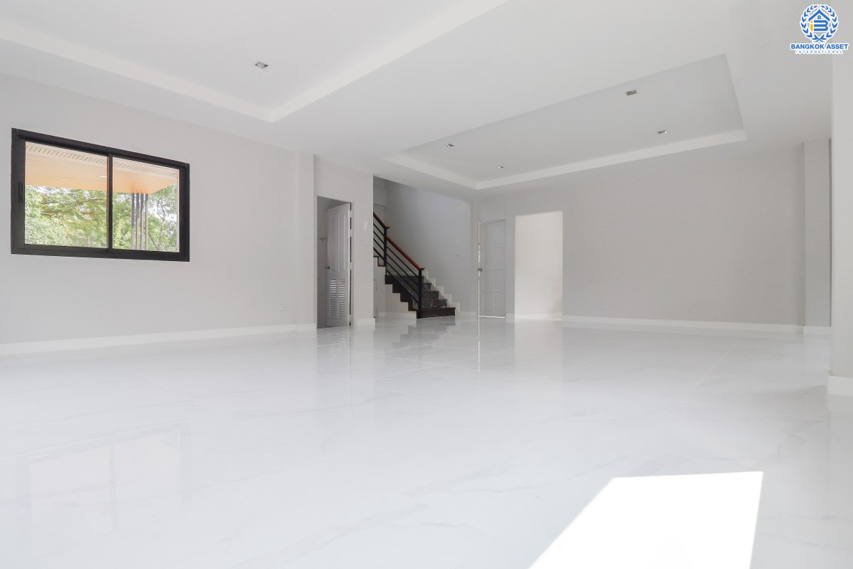 บ้านมือสองตกแต่งใหม่ ม.เบลเลอวิว บรมราชชนนี-กาญจนาฯ หลังใหญ่สุดคุ้ม! เนื้อที่ 71 ตร.ว. ฟังก์ชั่น 4 ห้องนอน 3 ห้องน้ำ บ้านโปร่งกว้าง อยู่สบาย พร้อมวัสดุเกรดคุณภาพพรีเมี่ยม บนทำเลเปี่ยมศักยภาพ ติดถนนบรมราชชนนี และทางคู่ขนานลอยฟ้า ใกล้ ม.มหิดล , จุดขึ้นทางด่วนศรีรัช