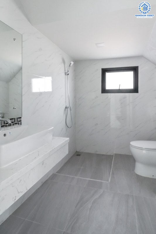 บ้านมือสองตกแต่งใหม่ ม.เบลเลอวิว บรมราชชนนี-กาญจนาฯ หลังใหญ่สุดคุ้ม! เนื้อที่ 71 ตร.ว. ฟังก์ชั่น 4 ห้องนอน 3 ห้องน้ำ บ้านโปร่งกว้าง อยู่สบาย พร้อมวัสดุเกรดคุณภาพพรีเมี่ยม บนทำเลเปี่ยมศักยภาพ ติดถนนบรมราชชนนี และทางคู่ขนานลอยฟ้า ใกล้ ม.มหิดล , จุดขึ้นทางด่วนศรีรัช