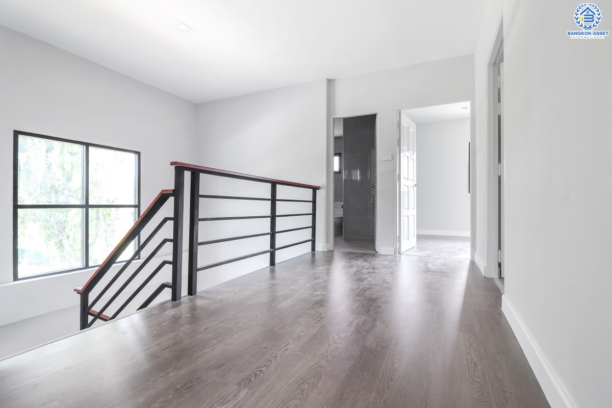 บ้านมือสองตกแต่งใหม่ ม.เบลเลอวิว บรมราชชนนี-กาญจนาฯ หลังใหญ่สุดคุ้ม! เนื้อที่ 71 ตร.ว. ฟังก์ชั่น 4 ห้องนอน 3 ห้องน้ำ บ้านโปร่งกว้าง อยู่สบาย พร้อมวัสดุเกรดคุณภาพพรีเมี่ยม บนทำเลเปี่ยมศักยภาพ ติดถนนบรมราชชนนี และทางคู่ขนานลอยฟ้า ใกล้ ม.มหิดล , จุดขึ้นทางด่วนศรีรัช