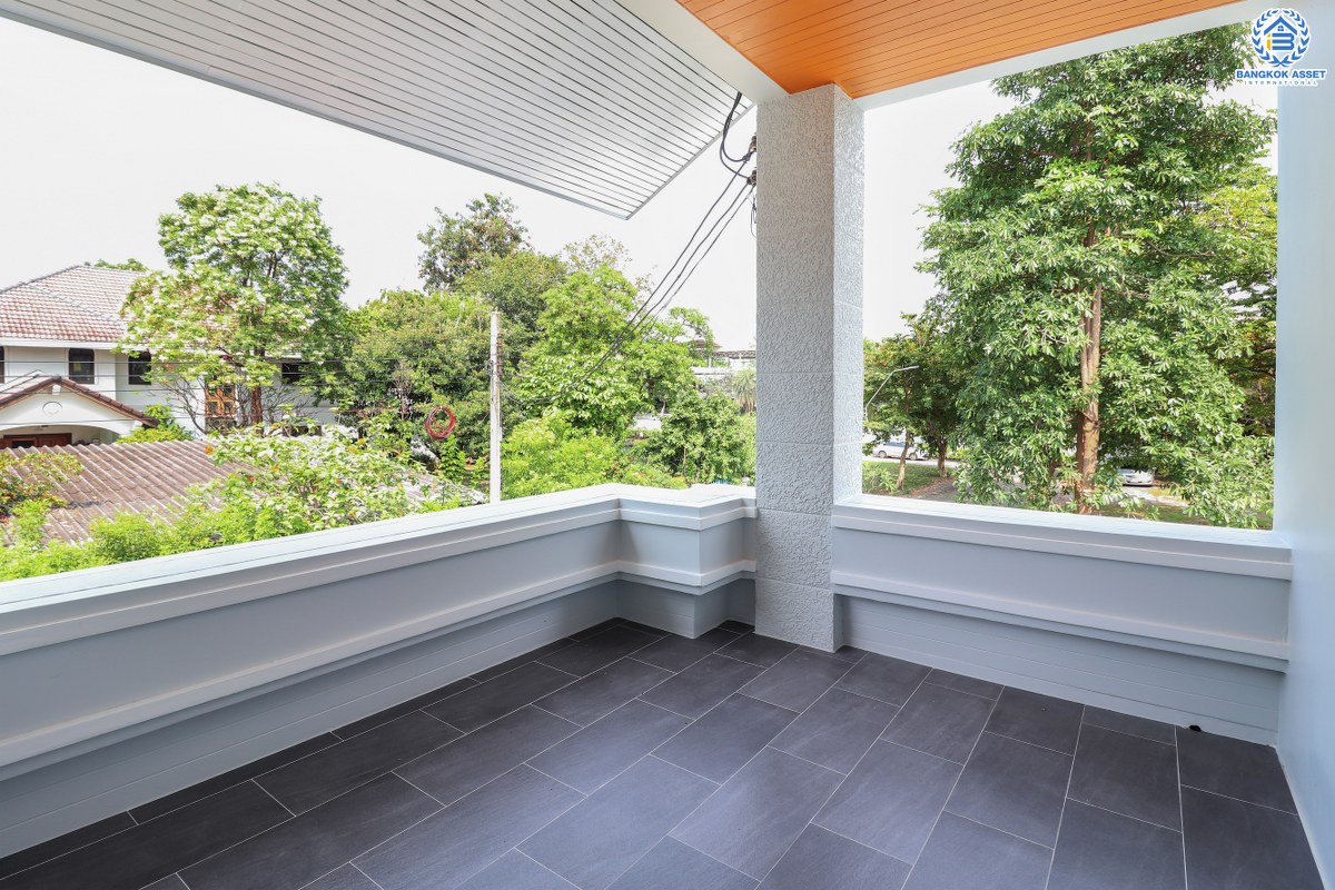 บ้านมือสองตกแต่งใหม่ ม.เบลเลอวิว บรมราชชนนี-กาญจนาฯ หลังใหญ่สุดคุ้ม! เนื้อที่ 71 ตร.ว. ฟังก์ชั่น 4 ห้องนอน 3 ห้องน้ำ บ้านโปร่งกว้าง อยู่สบาย พร้อมวัสดุเกรดคุณภาพพรีเมี่ยม บนทำเลเปี่ยมศักยภาพ ติดถนนบรมราชชนนี และทางคู่ขนานลอยฟ้า ใกล้ ม.มหิดล , จุดขึ้นทางด่วนศรีรัช