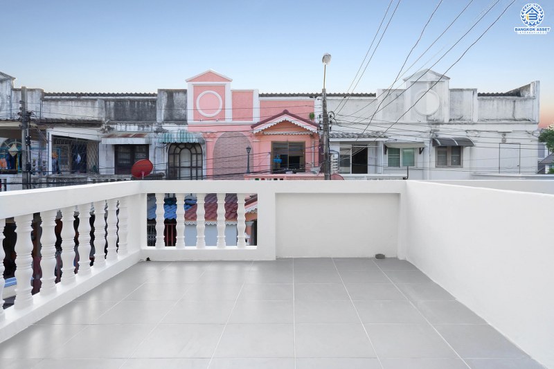 บ้านมือสองตกแต่งใหม่ ทำเลโซนเมืองย่านติวานนท์ ม.สรรทัศน์ธานี ติวานนท์45 พร้อมอยู่ ฟังก์ชั่นห้องนอนใหญ่ 2 ห้องนอน 2 ห้องน้ำ มีบิ้วท์อินครัวเคาน์เตอร์ บนทำเลเดินทางสะดวก ใกล้สถานที่ราชการหลายแห่ง , รถไฟฟ้าสถานี "สามัคคี" และจุดขึ้นทางด่วน "งามวงศ์วาน"