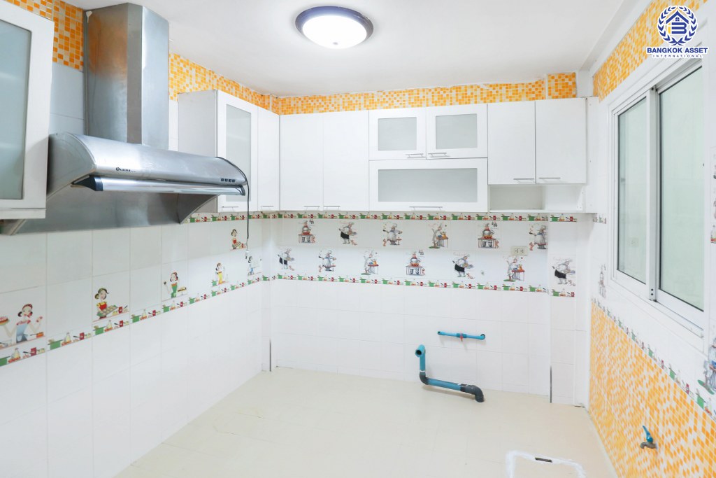 ทาวน์เฮ้าส์มือสองนนทบุรี ม.บุญทรัพย์ พุทธมณฑลสาย4 ถนนเมน! ต่อเติมครบ พร้อมอยู่ เนื้อที่ 24 ตร.ว. ฟังก์ชั่น 3 ห้องนอน 2 ห้องน้ำ หน้ากว้าง 6 เมตร บนทำเลเดินทางสะดวก เชื่อมต่อหลายเส้นทาง ทั้งเพชรเกษม ,บรมราชชนนีฯลฯ ราคาสุดคุ้ม!