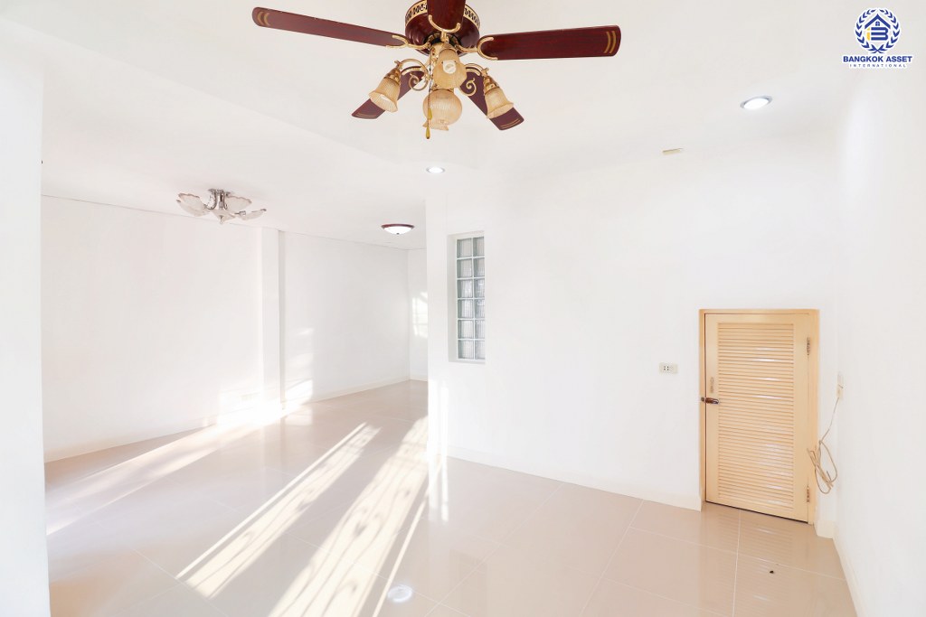 ทาวน์เฮ้าส์มือสองนนทบุรี ม.บุญทรัพย์ พุทธมณฑลสาย4 ถนนเมน! ต่อเติมครบ พร้อมอยู่ เนื้อที่ 24 ตร.ว. ฟังก์ชั่น 3 ห้องนอน 2 ห้องน้ำ หน้ากว้าง 6 เมตร บนทำเลเดินทางสะดวก เชื่อมต่อหลายเส้นทาง ทั้งเพชรเกษม ,บรมราชชนนีฯลฯ ราคาสุดคุ้ม!