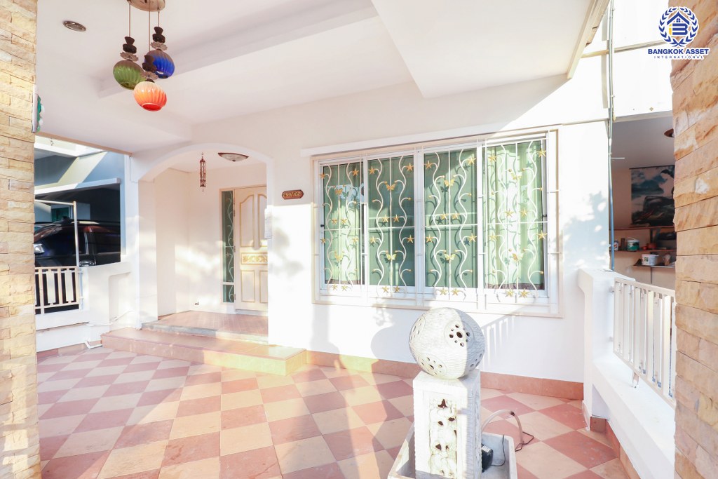 ทาวน์เฮ้าส์มือสองนนทบุรี ม.บุญทรัพย์ พุทธมณฑลสาย4 ถนนเมน! ต่อเติมครบ พร้อมอยู่ เนื้อที่ 24 ตร.ว. ฟังก์ชั่น 3 ห้องนอน 2 ห้องน้ำ หน้ากว้าง 6 เมตร บนทำเลเดินทางสะดวก เชื่อมต่อหลายเส้นทาง ทั้งเพชรเกษม ,บรมราชชนนีฯลฯ ราคาสุดคุ้ม!