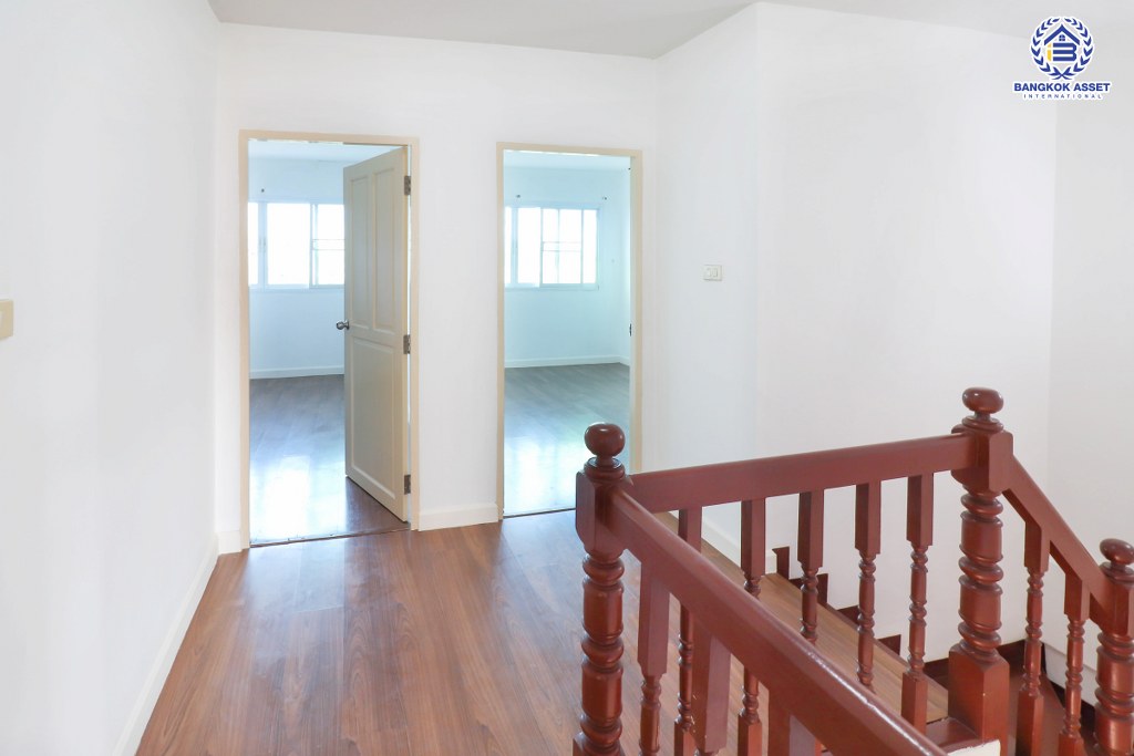 ทาวน์เฮ้าส์มือสองนนทบุรี ม.บุญทรัพย์ พุทธมณฑลสาย4 ถนนเมน! ต่อเติมครบ พร้อมอยู่ เนื้อที่ 24 ตร.ว. ฟังก์ชั่น 3 ห้องนอน 2 ห้องน้ำ หน้ากว้าง 6 เมตร บนทำเลเดินทางสะดวก เชื่อมต่อหลายเส้นทาง ทั้งเพชรเกษม ,บรมราชชนนีฯลฯ ราคาสุดคุ้ม!