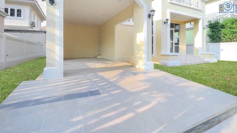 บ้านมือสองตกแต่งใหม่ ม.ภัสสร8 กาญจนาภิเษก (ซ.กันตนา) บ้านหลังใหญ่ เนื้อที่ 54.4 ตร.ว. ฟังก์ชั่น 3 ห้องนอน 3 ห้องน้ำ แต่งครบพร้อมอยู่ รองรับกับทุกครอบครัว บนทำเลศักยภาพ โครงการติดถนนใหญ่ เข้า-ออกสะดวก ใกล้เซ็นทรัลเวสต์เกต และรถไฟฟ้า เดินทางเพียง 10 นาทีถึงจุดขึ้นทางด่วน "ศรีรัช"