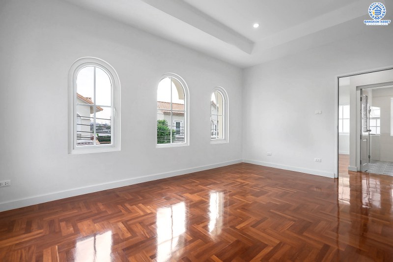 บ้านเดี่ยวมือสองนนทบุรี ม.นราวดี พระราม5-นครอินทร์ บ้านเดี่ยวคุ้มค่า พร้อมเข้าอยู่ เนื้อที่ 57 ตร.ว. ฟังก์ชั่น 3 ห้องนอน 3 ห้องน้ำ พร้อมบิ้วท์อินครัวเคาน์เตอร์ โดดเด่นบนทำเลติดถ.นครอินทร์ เพียง 3 นาทีจากวงเวียนพระราม5 ใกล้ห้างฯ ชั้นนำมากมาย ราคาพิเศษสุด!