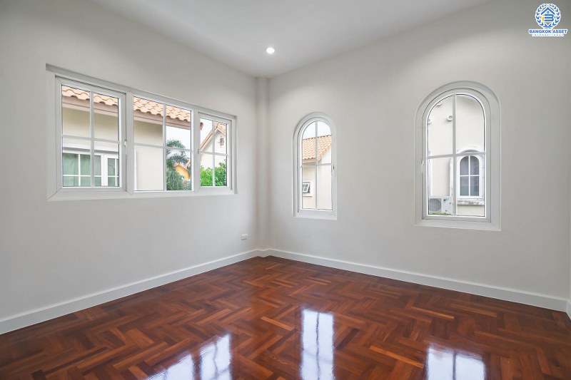 บ้านเดี่ยวมือสองนนทบุรี ม.นราวดี พระราม5-นครอินทร์ บ้านเดี่ยวคุ้มค่า พร้อมเข้าอยู่ เนื้อที่ 57 ตร.ว. ฟังก์ชั่น 3 ห้องนอน 3 ห้องน้ำ พร้อมบิ้วท์อินครัวเคาน์เตอร์ โดดเด่นบนทำเลติดถ.นครอินทร์ เพียง 3 นาทีจากวงเวียนพระราม5 ใกล้ห้างฯ ชั้นนำมากมาย ราคาพิเศษสุด!