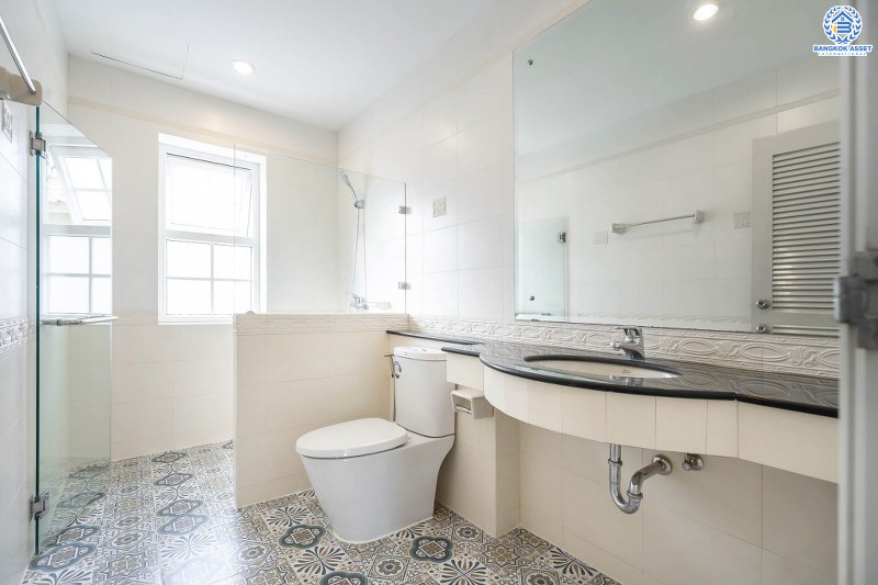 บ้านเดี่ยวมือสองนนทบุรี ม.นราวดี พระราม5-นครอินทร์ บ้านเดี่ยวคุ้มค่า พร้อมเข้าอยู่ เนื้อที่ 57 ตร.ว. ฟังก์ชั่น 3 ห้องนอน 3 ห้องน้ำ พร้อมบิ้วท์อินครัวเคาน์เตอร์ โดดเด่นบนทำเลติดถ.นครอินทร์ เพียง 3 นาทีจากวงเวียนพระราม5 ใกล้ห้างฯ ชั้นนำมากมาย ราคาพิเศษสุด!