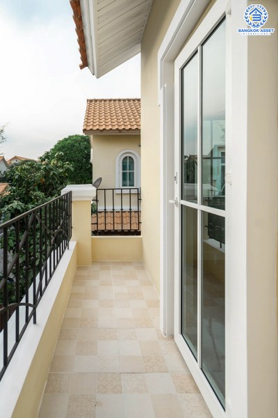 บ้านเดี่ยวมือสองนนทบุรี ม.นราวดี พระราม5-นครอินทร์ บ้านเดี่ยวคุ้มค่า พร้อมเข้าอยู่ เนื้อที่ 57 ตร.ว. ฟังก์ชั่น 3 ห้องนอน 3 ห้องน้ำ พร้อมบิ้วท์อินครัวเคาน์เตอร์ โดดเด่นบนทำเลติดถ.นครอินทร์ เพียง 3 นาทีจากวงเวียนพระราม5 ใกล้ห้างฯ ชั้นนำมากมาย ราคาพิเศษสุด!