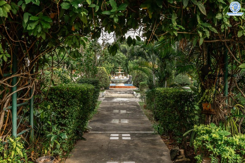 บ้านเดี่ยวมือสองนนทบุรี ม.นราวดี พระราม5-นครอินทร์ บ้านเดี่ยวคุ้มค่า พร้อมเข้าอยู่ เนื้อที่ 57 ตร.ว. ฟังก์ชั่น 3 ห้องนอน 3 ห้องน้ำ พร้อมบิ้วท์อินครัวเคาน์เตอร์ โดดเด่นบนทำเลติดถ.นครอินทร์ เพียง 3 นาทีจากวงเวียนพระราม5 ใกล้ห้างฯ ชั้นนำมากมาย ราคาพิเศษสุด!