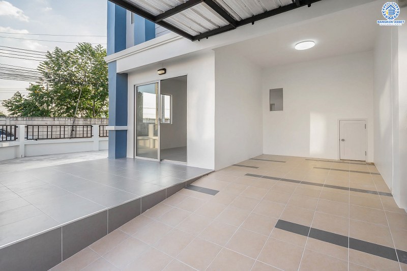 บ้านมือสองตกแต่งใหม่ ห้องมุม! ราคาสุดคุ้ม! ม.พฤกษา49/1 บางใหญ่-เซ็นทรัลเวสต์เกต เนื้อที่ 26.4 ตร.ว. ตกแต่งจัดเต็ม ฟังก์ชั่นครบ 3 ห้องนอน 2 ห้องน้ำ พร้อมอยู่ เดินทางสะดวก เข้าเมืองก็ง่าย ใกล้เซ็นทรัลเวสต์เกต และรถไฟฟ้า สถานีตลาดบางใหญ่...