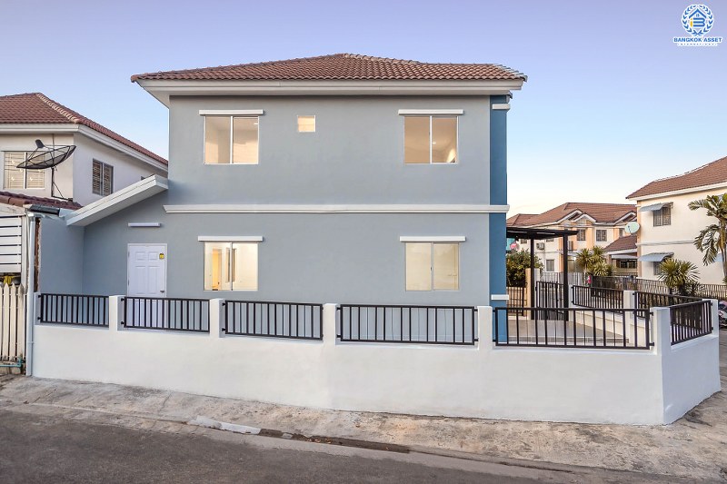 บ้านมือสองตกแต่งใหม่ ห้องมุม! ราคาสุดคุ้ม! ม.พฤกษา49/1 บางใหญ่-เซ็นทรัลเวสต์เกต เนื้อที่ 26.4 ตร.ว. ตกแต่งจัดเต็ม ฟังก์ชั่นครบ 3 ห้องนอน 2 ห้องน้ำ พร้อมอยู่ เดินทางสะดวก เข้าเมืองก็ง่าย ใกล้เซ็นทรัลเวสต์เกต และรถไฟฟ้า สถานีตลาดบางใหญ่...