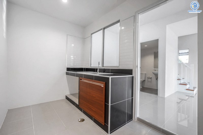 บ้านมือสองตกแต่งใหม่ ห้องมุม! ราคาสุดคุ้ม! ม.พฤกษา49/1 บางใหญ่-เซ็นทรัลเวสต์เกต เนื้อที่ 26.4 ตร.ว. ตกแต่งจัดเต็ม ฟังก์ชั่นครบ 3 ห้องนอน 2 ห้องน้ำ พร้อมอยู่ เดินทางสะดวก เข้าเมืองก็ง่าย ใกล้เซ็นทรัลเวสต์เกต และรถไฟฟ้า สถานีตลาดบางใหญ่...