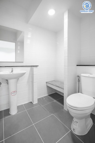 บ้านมือสองตกแต่งใหม่ ถนนเมน! โครงการ เดอะวิลล่า ราชพฤกษ์-ท่าอิฐ (Property Perfect) บ้านพร้อมอยู่ เนื้อที่ 18 ตร.ว. ฟังก์ชั่นครบ 3 ห้องนอน 2 ห้องน้ำ รองรับทุกการอยู่อาศัย บนทำเลใกล้รถไฟฟ้า สถานีบางรักน้อยท่าอิฐ เชื่อมต่อทั้งถ.รัตนาธิเบศร์ และถ.ราชพฤกษ์