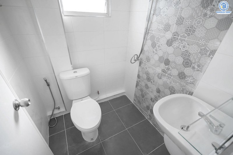 บ้านมือสองตกแต่งใหม่ ห้องมุม! ม.พิมานนิเวศน์ ติวานนท์-สามัคคี พร้อมอยู่ เนื้อที่ 16 ตร.ว. ฟังก์ชั่น 2 ห้องนอนใหญ่ 2 ห้องน้ำ ครบครันทั้งครัวเคาน์เตอร์ และที่จอดรถ บนทำเลโซนเมือง เชื่อมต่อหลายเส้นทาง รองรับทุกไลฟ์สไตล์ ใกล้ทางด่วนงามวงศ์วาน และสถานที่ราชการหลายแห่ง ราคาสุดคุ้ม!...