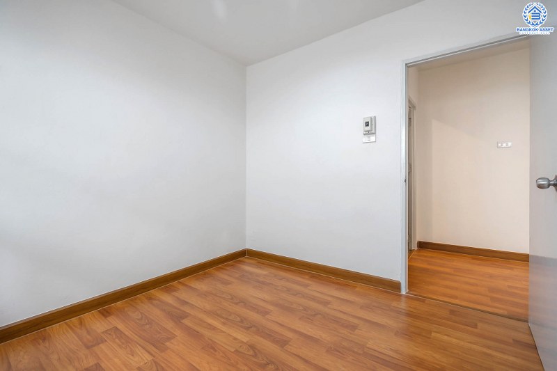 บ้านมือสองตกแต่งใหม่ ทำเลโซนเมือง! ม.พิมานนิเวศน์ สุดคุ้ม! พร้อมอยู่ เนื้อที่ 16 ตร.ว. ฟังก์ชั่น 2 ห้องนอนใหญ่ 2 ห้องน้ำ ครบครันทั้งครัวเคาน์เตอร์ และที่จอดรถ บนทำเลที่เชื่อมต่อหลายเส้นทาง ใกล้ทางด่วนงามวงศ์วาน และสถานที่ราชการหลายแห่ง ราคาพิเศษสุด!