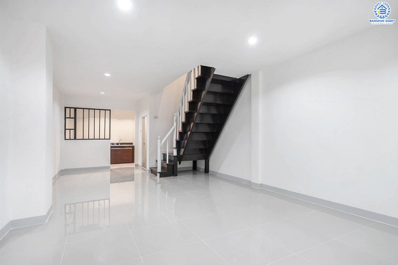 บ้านมือสองตกแต่งใหม่ ม.บ้านสวนนนท์2 พระราม5-ราชพฤกษ์ บ้านต่อเติม/พร้อมอยู่ เนื้อที่ 16 ตร.ว. ฟังก์ชั่น 3 ห้องนอน 2 ห้องน้ำ ครบครันทั้งครัวเคาน์เตอร์ และที่จอดรถ สะดวกสบายบนทำเลโซนเมือง เชื่อมต่อหลายเส้นทาง ใกล้สะพานพระราม5 ท่าน้ำนนท์ และอื่นๆ อีกมากมาย...