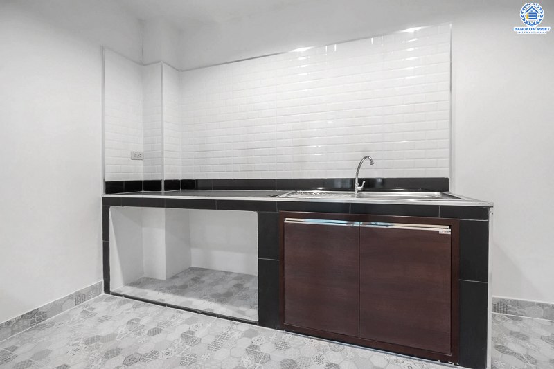 บ้านมือสองตกแต่งใหม่ ม.บ้านสวนนนท์2 พระราม5-ราชพฤกษ์ บ้านต่อเติม/พร้อมอยู่ เนื้อที่ 16 ตร.ว. ฟังก์ชั่น 3 ห้องนอน 2 ห้องน้ำ ครบครันทั้งครัวเคาน์เตอร์ และที่จอดรถ สะดวกสบายบนทำเลโซนเมือง เชื่อมต่อหลายเส้นทาง ใกล้สะพานพระราม5 ท่าน้ำนนท์ และอื่นๆ อีกมากมาย...