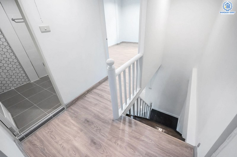 บ้านมือสองตกแต่งใหม่ ม.บ้านสวนนนท์2 พระราม5-ราชพฤกษ์ บ้านต่อเติม/พร้อมอยู่ เนื้อที่ 16 ตร.ว. ฟังก์ชั่น 3 ห้องนอน 2 ห้องน้ำ ครบครันทั้งครัวเคาน์เตอร์ และที่จอดรถ สะดวกสบายบนทำเลโซนเมือง เชื่อมต่อหลายเส้นทาง ใกล้สะพานพระราม5 ท่าน้ำนนท์ และอื่นๆ อีกมากมาย...