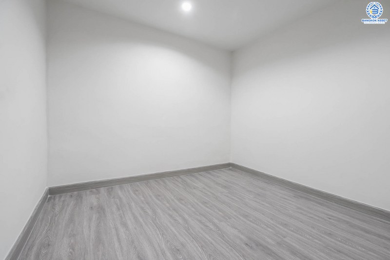 บ้านมือสองตกแต่งใหม่ ม.บ้านสวนนนท์2 พระราม5-ราชพฤกษ์ บ้านต่อเติม/พร้อมอยู่ เนื้อที่ 16 ตร.ว. ฟังก์ชั่น 3 ห้องนอน 2 ห้องน้ำ ครบครันทั้งครัวเคาน์เตอร์ และที่จอดรถ สะดวกสบายบนทำเลโซนเมือง เชื่อมต่อหลายเส้นทาง ใกล้สะพานพระราม5 ท่าน้ำนนท์ และอื่นๆ อีกมากมาย...