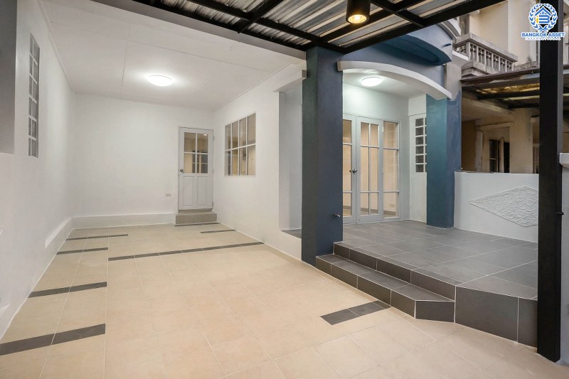 บ้านมือสองตกแต่งใหม่ ม.บุศรินทร์ วงแหวน (บ้านกล้วย-ไทรน้อย) หลังใหญ่พร้อมอยู่ แบรนด์LH เนื้อที่ 21 ตร.ว. ฟังก์ชั่นครบครัน! 3 ห้องนอน 2 ห้องน้ำ 2 ที่จอดรถ ตอบโจทย์ทุกการอยู่อาศัย บนทำเลคุณภาพ! ใกล้เซ็นทรัลเวสต์เกต และ รถไฟฟ้าสถานี "คลองบางไผ่"