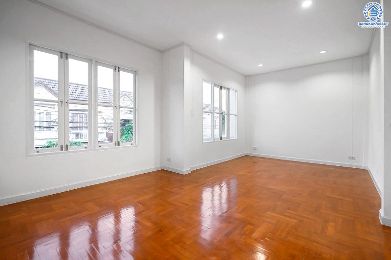 บ้านมือสองตกแต่งใหม่ ม.บุศรินทร์ วงแหวน (บ้านกล้วย-ไทรน้อย) หลังใหญ่พร้อมอยู่ แบรนด์LH เนื้อที่ 21 ตร.ว. ฟังก์ชั่นครบครัน! 3 ห้องนอน 2 ห้องน้ำ 2 ที่จอดรถ ตอบโจทย์ทุกการอยู่อาศัย บนทำเลคุณภาพ! ใกล้เซ็นทรัลเวสต์เกต และ รถไฟฟ้าสถานี "คลองบางไผ่"