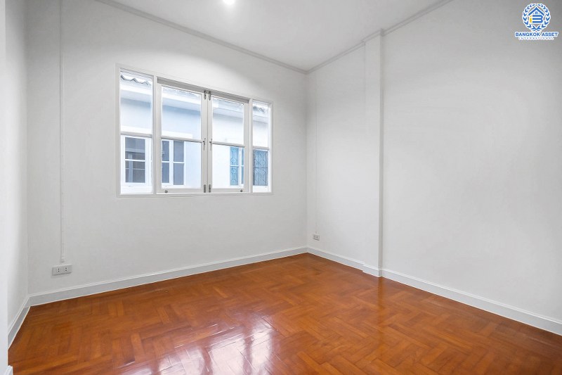 บ้านมือสองตกแต่งใหม่ ม.บุศรินทร์ วงแหวน (บ้านกล้วย-ไทรน้อย) หลังใหญ่พร้อมอยู่ แบรนด์LH เนื้อที่ 21 ตร.ว. ฟังก์ชั่นครบครัน! 3 ห้องนอน 2 ห้องน้ำ 2 ที่จอดรถ ตอบโจทย์ทุกการอยู่อาศัย บนทำเลคุณภาพ! ใกล้เซ็นทรัลเวสต์เกต และ รถไฟฟ้าสถานี "คลองบางไผ่"