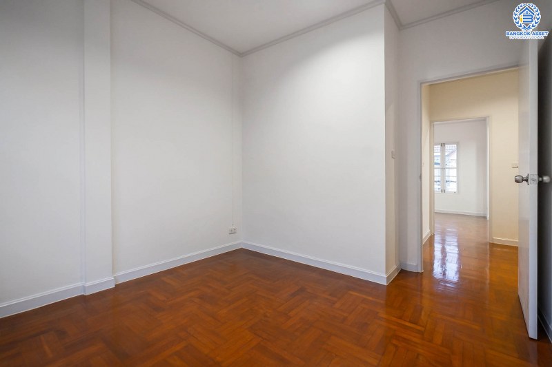 บ้านมือสองตกแต่งใหม่ ม.บุศรินทร์ วงแหวน (บ้านกล้วย-ไทรน้อย) หลังใหญ่พร้อมอยู่ แบรนด์LH เนื้อที่ 21 ตร.ว. ฟังก์ชั่นครบครัน! 3 ห้องนอน 2 ห้องน้ำ 2 ที่จอดรถ ตอบโจทย์ทุกการอยู่อาศัย บนทำเลคุณภาพ! ใกล้เซ็นทรัลเวสต์เกต และ รถไฟฟ้าสถานี "คลองบางไผ่"