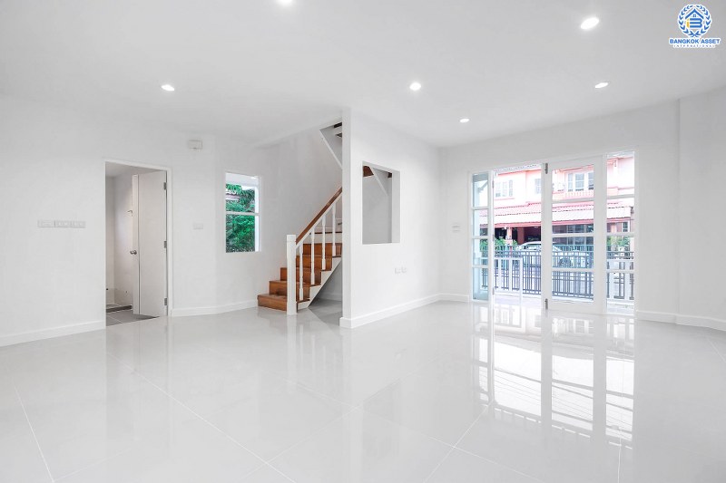 บ้านมือสองตกแต่งใหม่ โครงการ ชลลดา บางใหญ่-เซ็นทรัลเวสต์เกต พร้อมทุกการเข้าอยู่ สไตล์อบอุ่น  เนื้อที่ 52.5 ตร.ว. ฟังก์ชั่น 3ห้องนอน 2ห้องน้ำ สังคมคุณภาพแบรนด์ LH พร้อม facilities ครบครัน บนทำเลศักยภาพ เดินทางสะดวก ใกล้ถ.กาญจนาภิเษก เพียง 10 นาทีถึงรถไฟฟ้าสถานีคลองบางไผ่