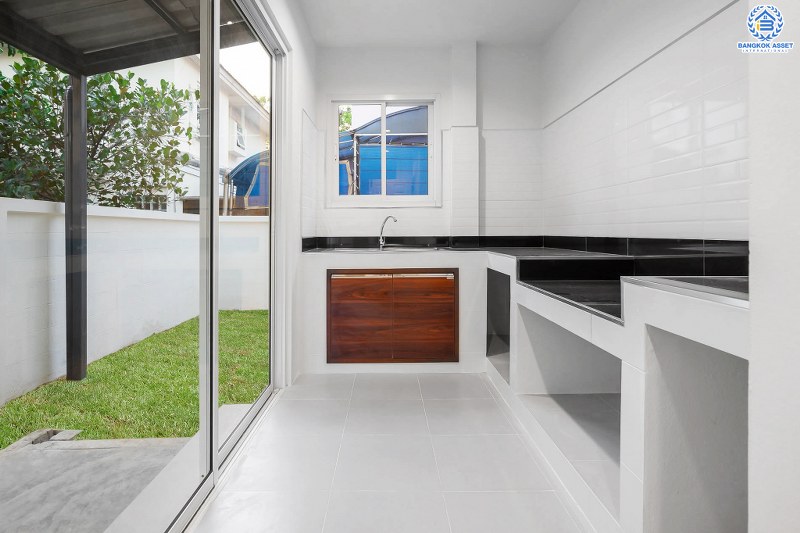 บ้านมือสองตกแต่งใหม่ โครงการ ชลลดา บางใหญ่-เซ็นทรัลเวสต์เกต พร้อมทุกการเข้าอยู่ สไตล์อบอุ่น  เนื้อที่ 52.5 ตร.ว. ฟังก์ชั่น 3ห้องนอน 2ห้องน้ำ สังคมคุณภาพแบรนด์ LH พร้อม facilities ครบครัน บนทำเลศักยภาพ เดินทางสะดวก ใกล้ถ.กาญจนาภิเษก เพียง 10 นาทีถึงรถไฟฟ้าสถานีคลองบางไผ่