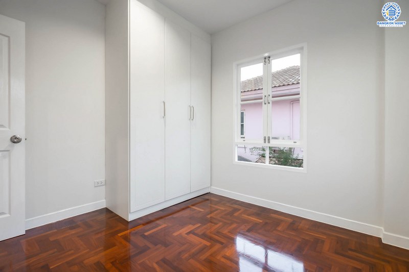 บ้านมือสองตกแต่งใหม่ โครงการ ชลลดา บางใหญ่-เซ็นทรัลเวสต์เกต พร้อมทุกการเข้าอยู่ สไตล์อบอุ่น  เนื้อที่ 52.5 ตร.ว. ฟังก์ชั่น 3ห้องนอน 2ห้องน้ำ สังคมคุณภาพแบรนด์ LH พร้อม facilities ครบครัน บนทำเลศักยภาพ เดินทางสะดวก ใกล้ถ.กาญจนาภิเษก เพียง 10 นาทีถึงรถไฟฟ้าสถานีคลองบางไผ่