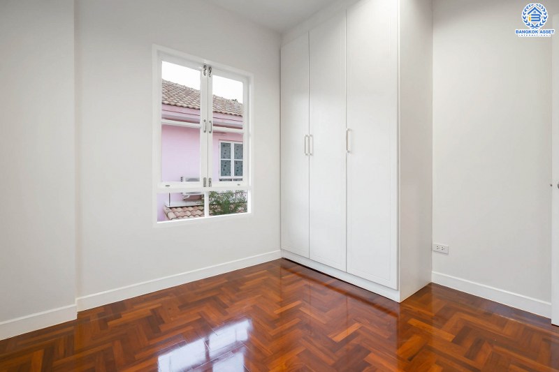 บ้านมือสองตกแต่งใหม่ โครงการ ชลลดา บางใหญ่-เซ็นทรัลเวสต์เกต พร้อมทุกการเข้าอยู่ สไตล์อบอุ่น  เนื้อที่ 52.5 ตร.ว. ฟังก์ชั่น 3ห้องนอน 2ห้องน้ำ สังคมคุณภาพแบรนด์ LH พร้อม facilities ครบครัน บนทำเลศักยภาพ เดินทางสะดวก ใกล้ถ.กาญจนาภิเษก เพียง 10 นาทีถึงรถไฟฟ้าสถานีคลองบางไผ่