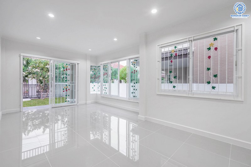 บ้านมือสองตกแต่งใหม่ หลังใหญ่ แต่งครบ! โครงการ สัมมากร ราชพฤกษ์ เนื้อที่ 57 ตร.ว. ฟังก์ชั่น 2 ห้องนอน 3 ห้องน้ำ พร้อมโซน Family Room +ห้องพระ โดดเด่นบนทำเลศักยภาพ ติดถนนราชพฤกษ์ ใกล้รถไฟฟ้า สถานีบางรักน้อยท่าอิฐ ราคาพิเศษ!