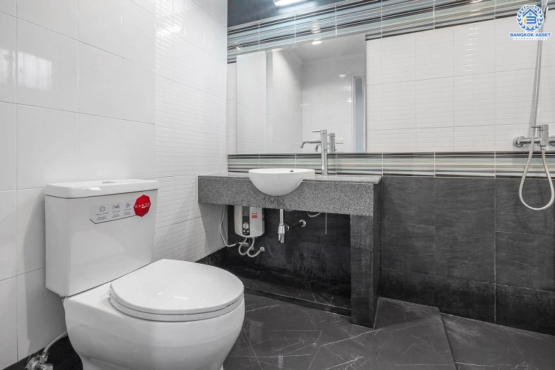 บ้านมือสองตกแต่งใหม่ หลังใหญ่ แต่งครบ! โครงการ สัมมากร ราชพฤกษ์ เนื้อที่ 57 ตร.ว. ฟังก์ชั่น 2 ห้องนอน 3 ห้องน้ำ พร้อมโซน Family Room +ห้องพระ โดดเด่นบนทำเลศักยภาพ ติดถนนราชพฤกษ์ ใกล้รถไฟฟ้า สถานีบางรักน้อยท่าอิฐ ราคาพิเศษ!