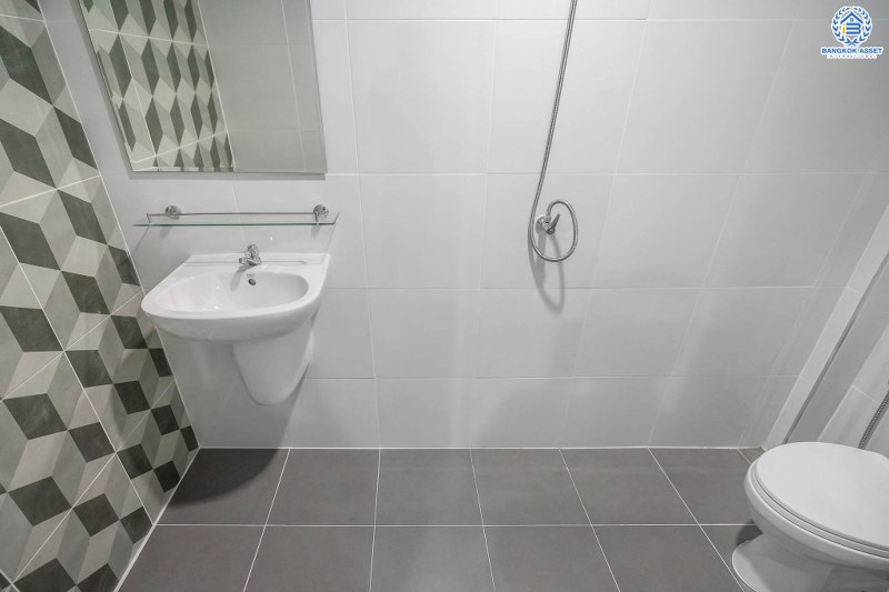 บ้านมือสองตกแต่งใหม่ ติดรถไฟฟ้าสถานีไทรม้า ม.ซื่อตรง พระนั่งเกล้า-ท่าอิฐ สุดคุ้มบ้านตกแต่ง/ต่อเติมพร้อมอยู่ เนื้อที่ 18 ตร.ว. ฟังก์ชั่นครบ คัดสรรวัสดุสเปกคุณภาพ บนทำเลดีที่สุด ใจกลาง 2 เซ็นทรัลฯ เพียง 6 นาทีถึงจุดขึ้นทางด่วนงามวงศ์วาน...