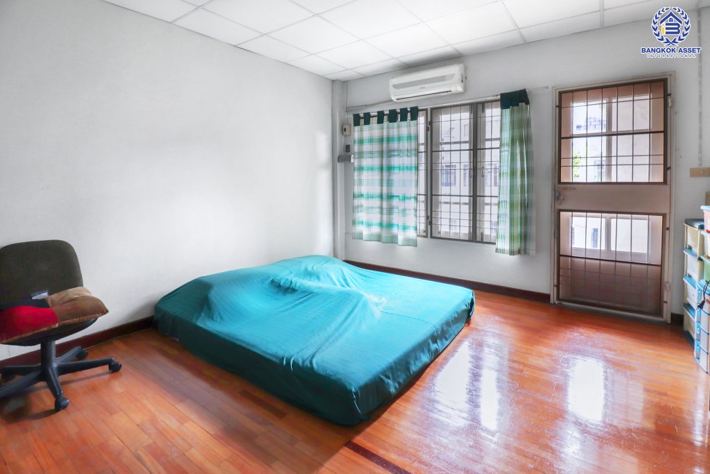 ทาวน์โฮมมือสองนนทบุรี ตรงข้ามเซ็นทรัลแจ้งวัฒนะ ม.นันทนาการ์เด้น หลังใหญ่พร้อมอยู่ เนื้อที่ 18 ตร.ว. ฟังก์ชั่น 3 ชั้น 3 ห้องนอน 3 ห้องน้ำ พื้นที่ใช้สอยกว้า 224 ตร.ม. พร้อมสะดวกสะบายทุกการเดินทาง ใกล้เมืองทอง ,ทางด่วน ในราคาเพียง 2 ล้านต้นๆ เท่านั้น