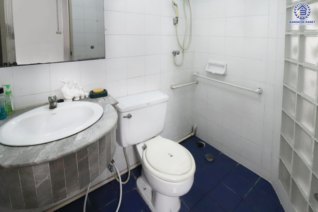 ทาวน์โฮมมือสองนนทบุรี ตรงข้ามเซ็นทรัลแจ้งวัฒนะ ม.นันทนาการ์เด้น หลังใหญ่พร้อมอยู่ เนื้อที่ 18 ตร.ว. ฟังก์ชั่น 3 ชั้น 3 ห้องนอน 3 ห้องน้ำ พื้นที่ใช้สอยกว้า 224 ตร.ม. พร้อมสะดวกสะบายทุกการเดินทาง ใกล้เมืองทอง ,ทางด่วน ในราคาเพียง 2 ล้านต้นๆ เท่านั้น